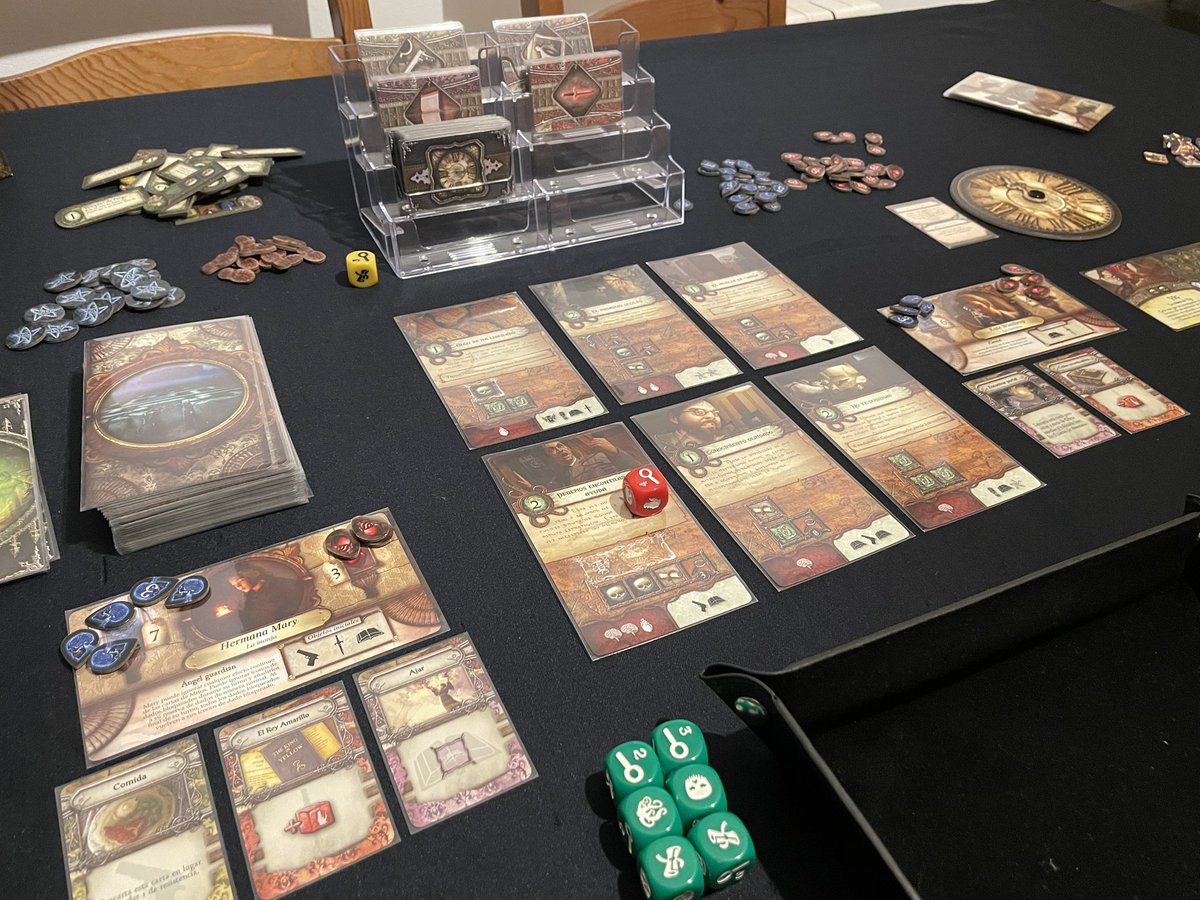 dojuegos's tweet photo. Todo preparado para empezar una aventura de #ElSimboloArcano. Dos mujeres valientes se enfrentan a los misterios de Miskatonic @FFGames_ES @Asmodee_es https://t.co/ix2g6KKBpP