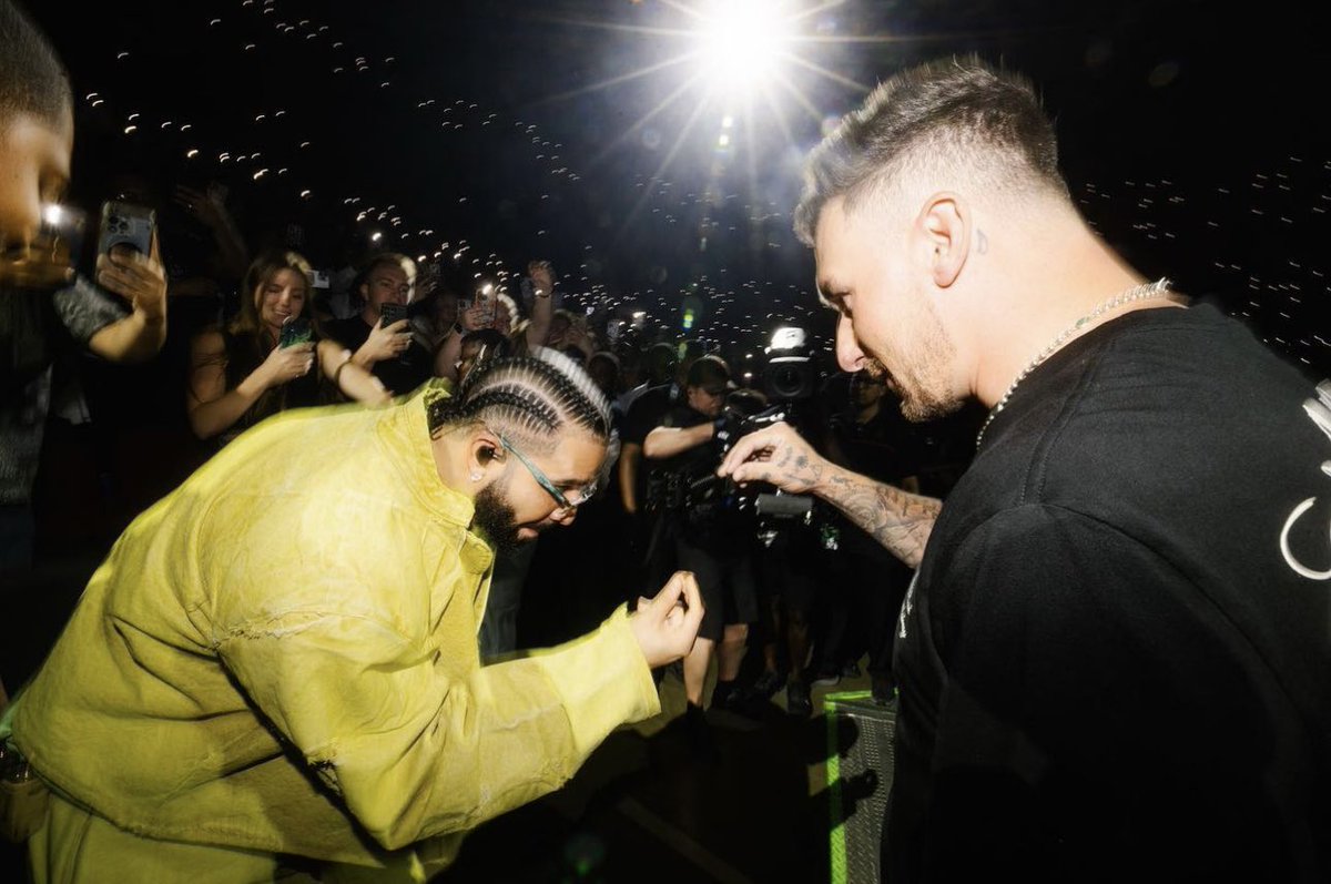 JManziel2's tweet photo. You know we had to do it for ya HTown #SZN https://t.co/VOZj4naEGa