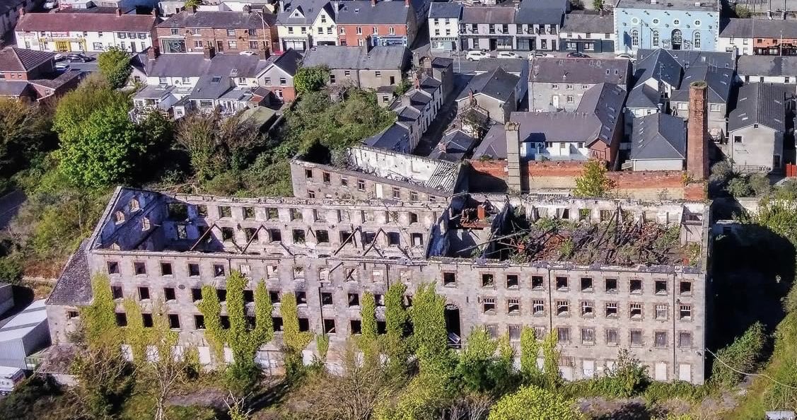Unfortunately Donaghy’s Mill isn’t worthy of addition to the ⁦@louthcoco⁩ Derelict Sites Register. Maybe it just isn’t derelict enough. Rotting for decades ⁦@AnTaisce⁩ rates it as one of the most at risk buildings in the country. #DerelictIreland