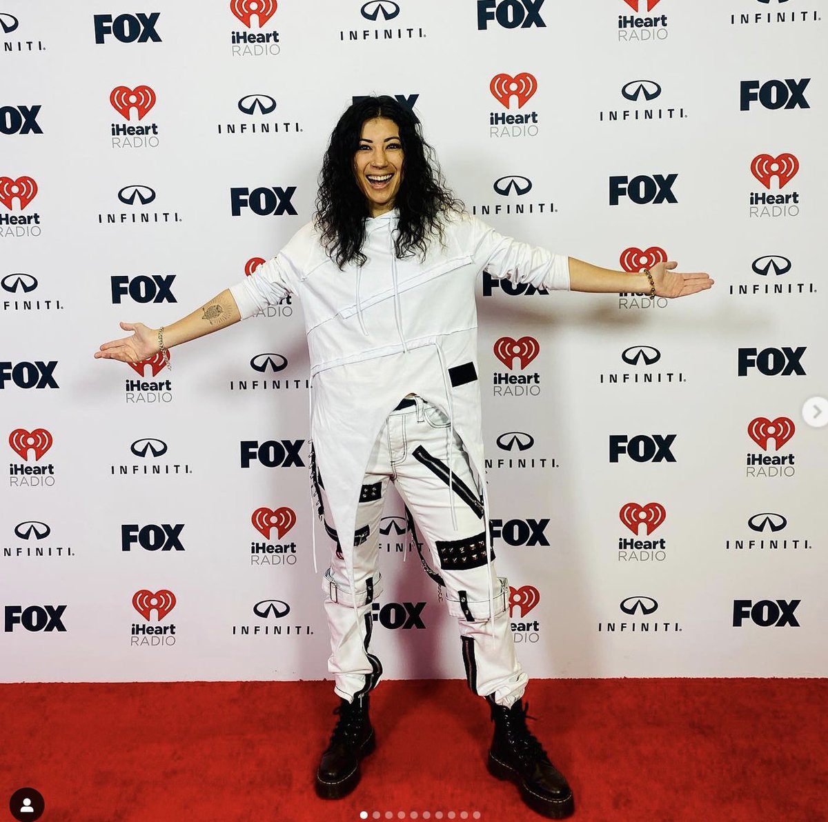 babesbehindbeat's tweet photo. CHINWAG TIME - IHEART MUSIC AWARDS - This week @JessBowen  and @itsdjbowiejane  have a good old chinwag about Jess recent experience drumming for Jax at the iHeart Music Awards in LA. 
#iheartmusicawards #jax #jessbowen #bb25 #bowiejane #babesbehindthebeats https://t.co/YPZ189WeDd