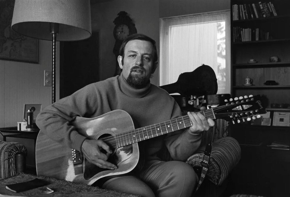 I am saddened to learn of the passing of renowned Kenyan-born folk singer Roger Whittaker. 
The over 60 million records sold worldwide over a career spanning more than 40 years, is a testament to Whittaker's gift and appeal. So too his expert whistling. 
Whittaker often spoke of