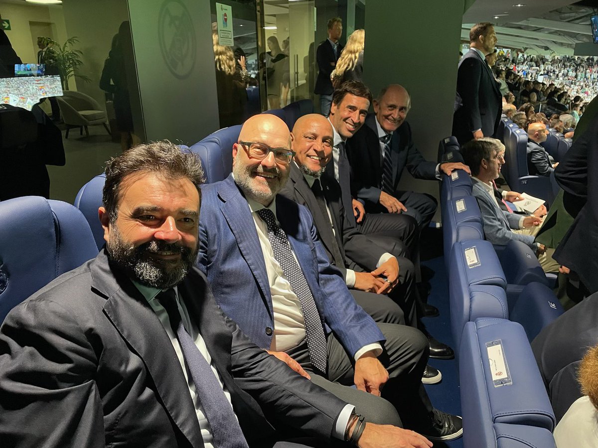 Hanging with some Real Madrid legends. Can you name them all?