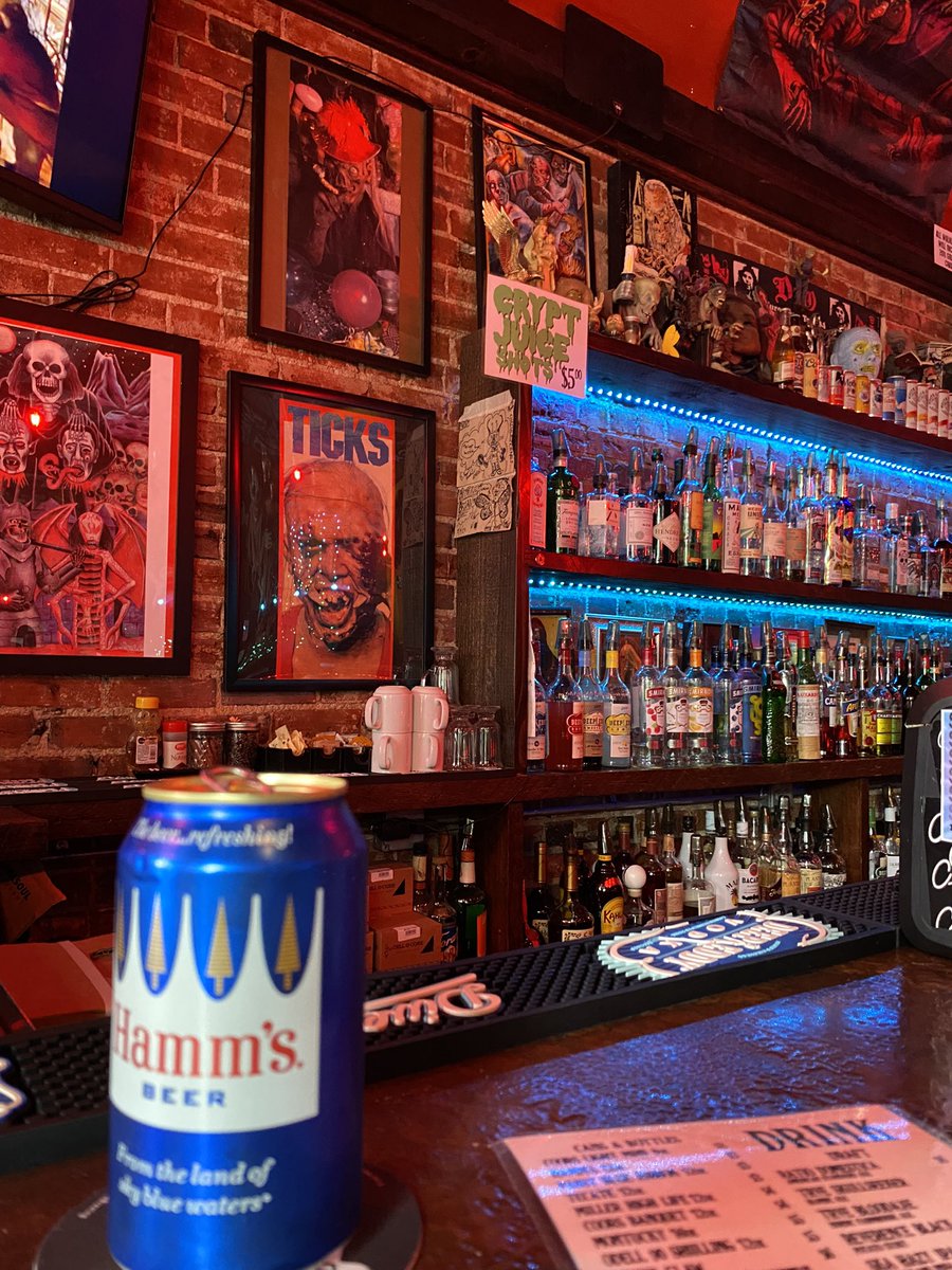 velaatpub's tweet image. At pub
#TheCrypt