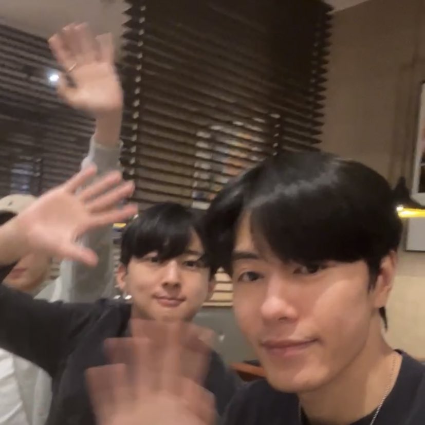 230919 Instagram Live 

<a href="/VAV_official/">VAV</a> 
#VAV #JACOB #제이콥 #장펑