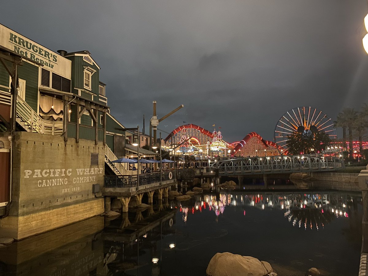 TheDisneyMD's tweet photo. Missing this view right about now! Can’t wait to see what it looks like now with the update next month!
@Disneyland @DisneylandToday @DisneyParks 
.
.
.
#TheDisneyMD #Disney #Disneyland #DisneyParks #DisneylandResort #DisneyAdventures #MakingMemories #NightTime #DisneyCouple https://t.co/XbZ4K9xNvZ