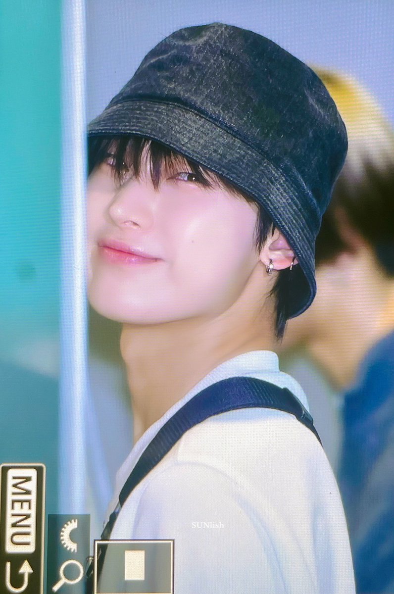 ๐๐๐๐ฅ๐ข๐ฌ๐ก tweet media