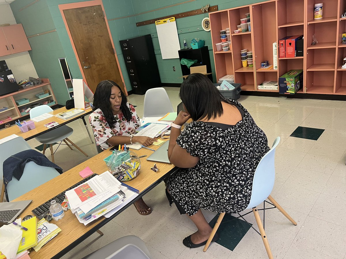 Coaching round #1 is underway at Central Park Elementary with LRS @ARICoachJanessa and 3rd grade teacher Ms. Lee. Today was modeling, debriefing, reflection, and co-planning. -Coaching in action! <a href="/Alabama_Reading/">ARI / The Alabama Reading Initiative, ALSDE</a> <a href="/AlabamaAchieves/">Alabama State Department of Education</a> <a href="/BhamCitySchools/">Birmingham City Schools🎓</a>