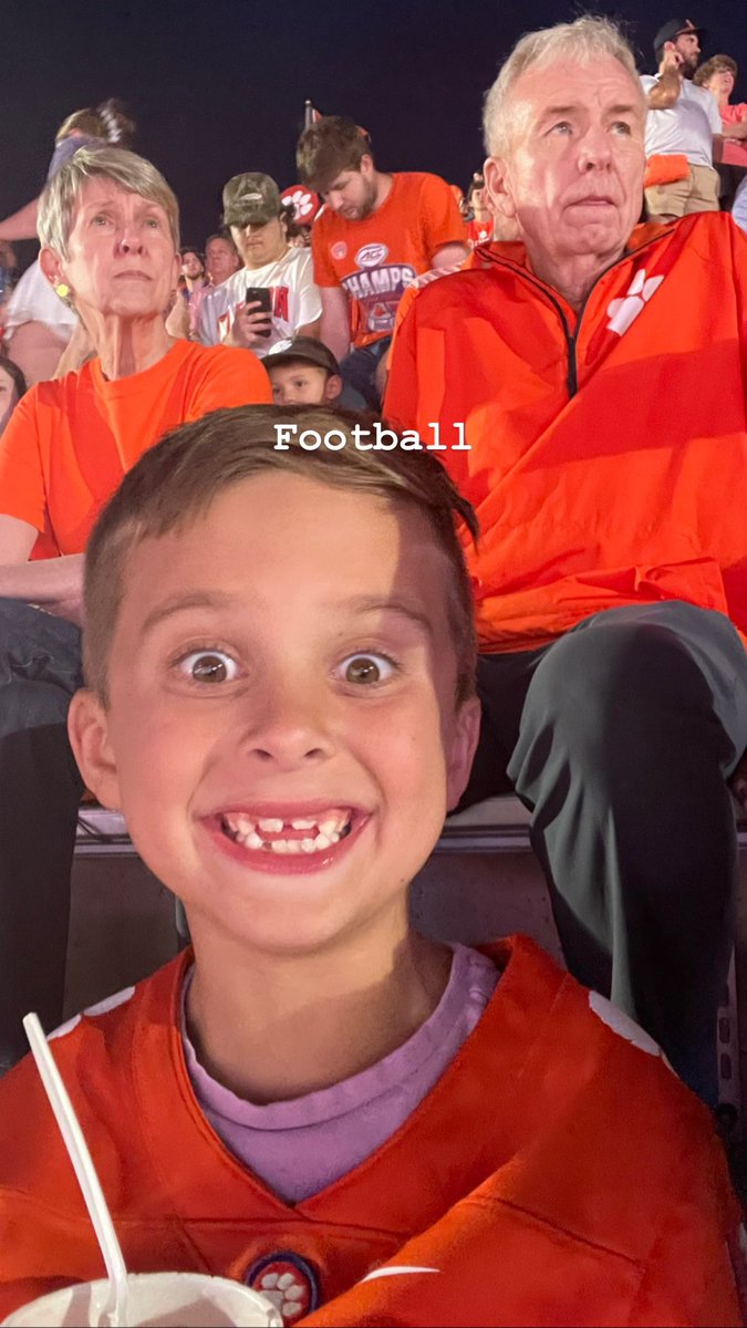 JessicaLPayne's tweet photo. Fun weekend in Clemson leading up to a missing tooth on Monday https://t.co/CzR30ec2Qo