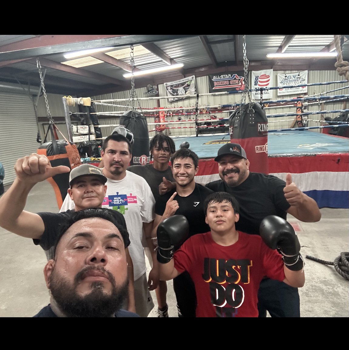 TheTachiKid's tweet photo. I had a good workout today with the guys 🥊 https://t.co/5WV6YitgOd