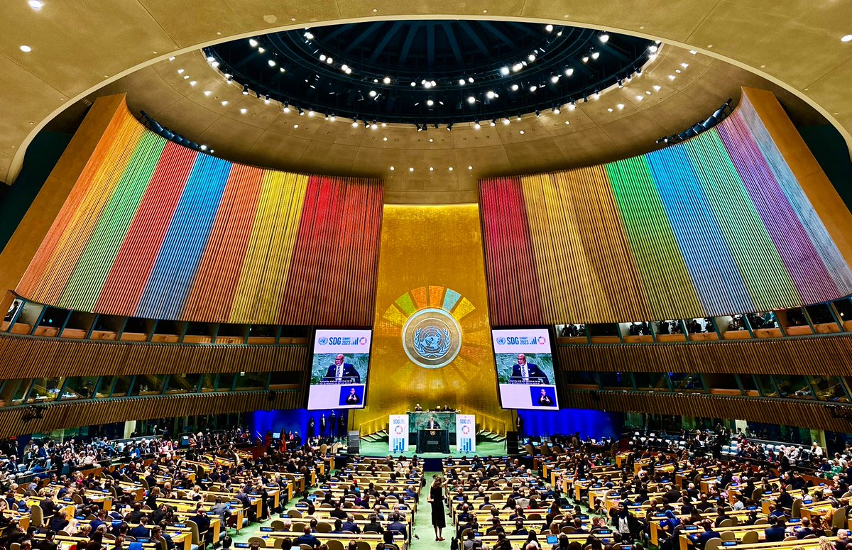 World leaders at #UNGA78 adopted a declaration fast-tracking the #SDGs! It's a strong commitment to financing for developing nations, supporting the #SDGStimulusPlan & an effective debt relief mechanism. @UNESCAP is ready to assist #AsiaPacific states in advancing the #SDGs.