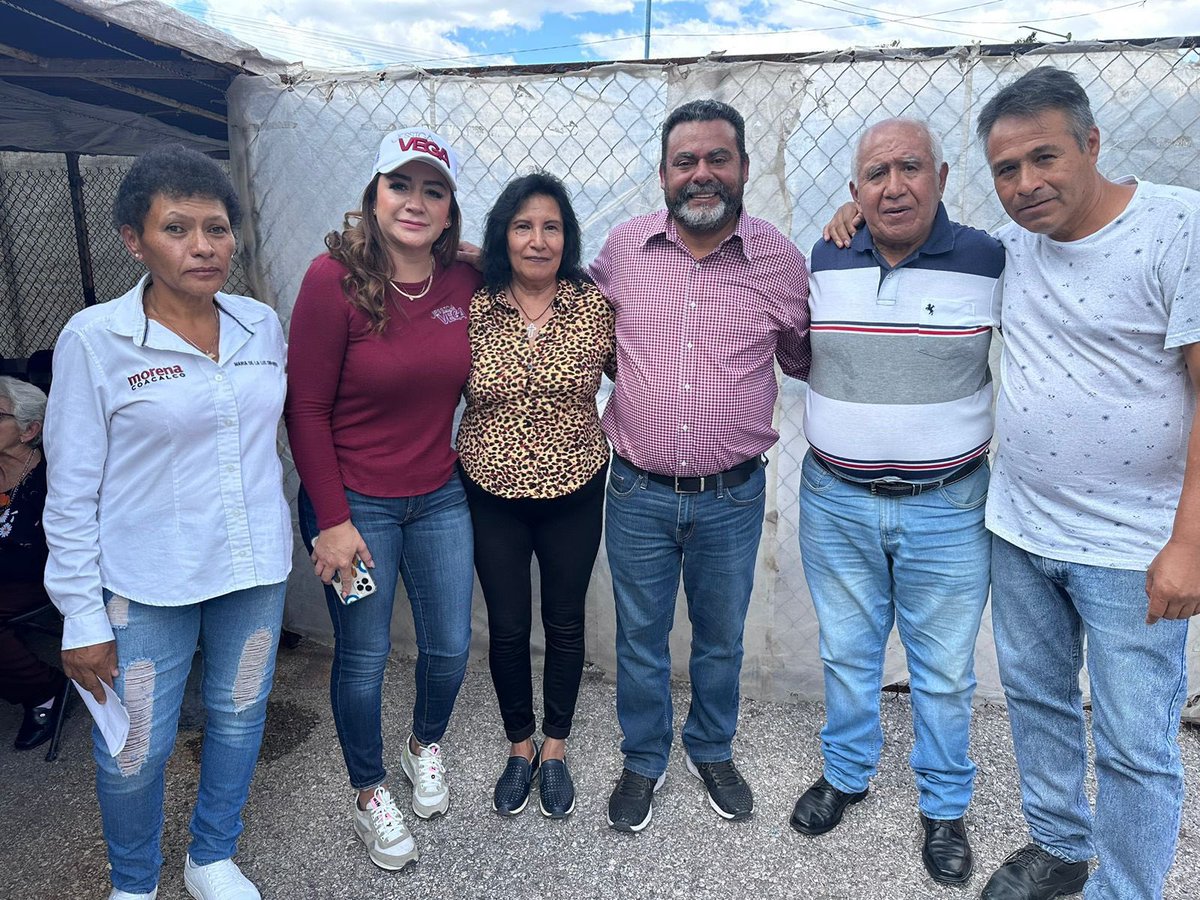DarwinEslava's tweet photo. Recordemos que para defender y avanzar en la transformación, debemos estar cercanos a los que siempre apoyan al movimiento. 
Gracias a los vecinos de San Rafael por su cálida recepción, #MorenaCoacalco sigue más fuerte que nunca.
 
#LaEsperanzaNosUne #MorenaVa en #Coacalco https://t.co/6iPTUGT223