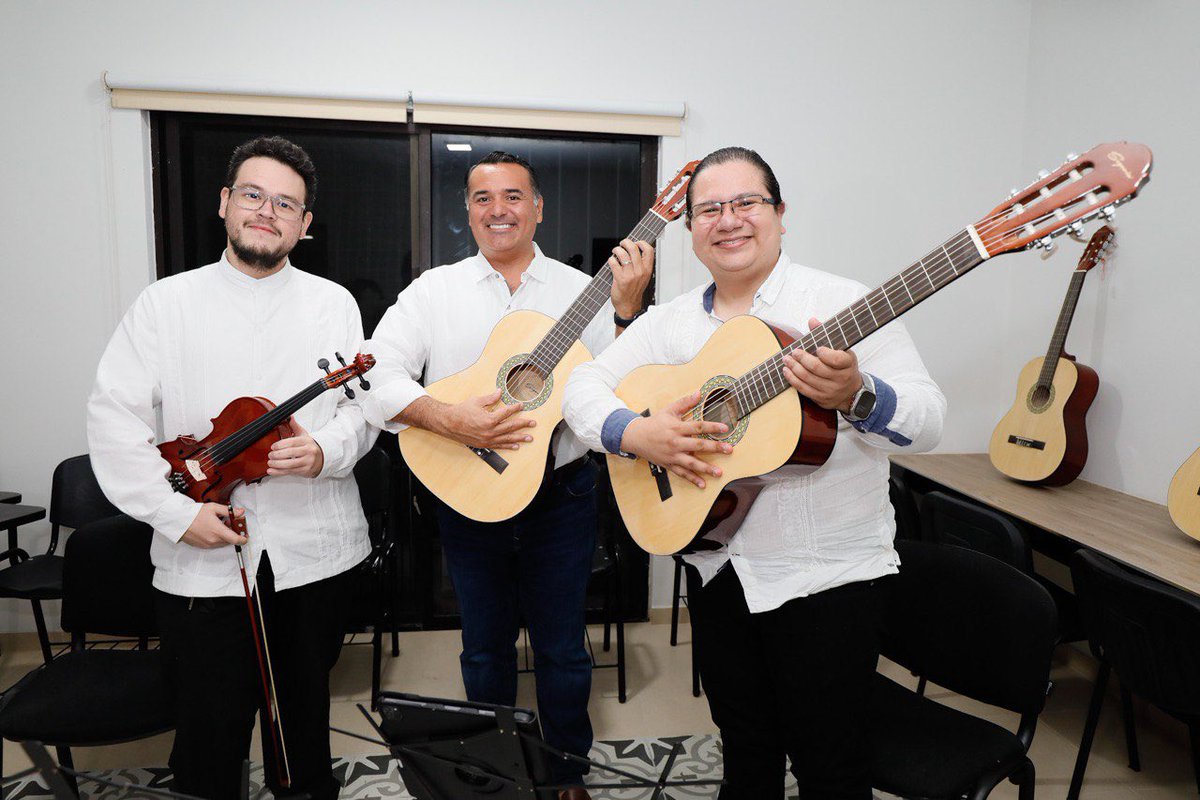 ¡El Centro Municipal de Música ya es una realidad! 🎵🥁🎻🎺

Hoy cumplimos una promesa que hicimos y que me llena de alegría, porque estamos abriendo un espacio más donde las niñas, niños y jóvenes puedan ser felices, desarrollarse, promover la cultura de la paz, la innovación