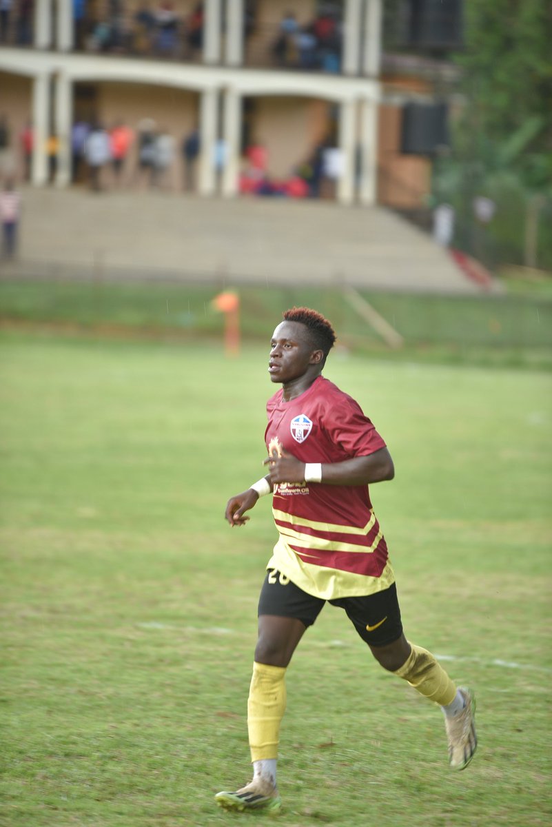OfficialMaroons's tweet photo. π₯ Darius Ojok setting the @UPL on fire! π₯
π₯ Top scorer with 2 goals in 1 game β
β±οΈ Fastest goal (2' against Wakiso Giants) π
β½β½ First player to bag a brace β½β½
Watch out for this young star! π
#UPL #DariusOjok #MaroonsFC β½π©Έπ https://t.co/VICb6qR0p0
