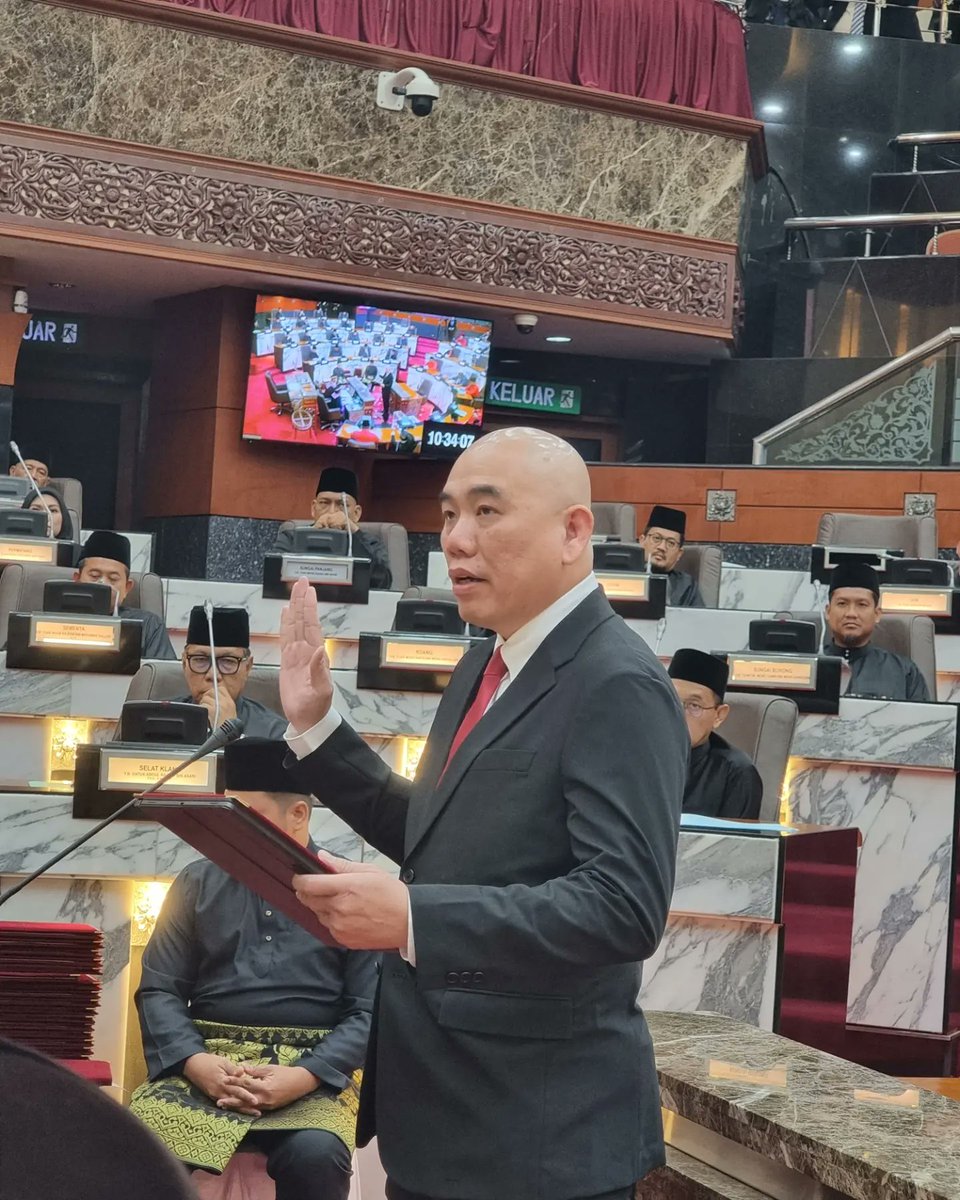 ngszehan's tweet photo. Tahniah kpd Saudara @lauwengsan &amp; Saudara Mohd Kamri atas pemilihan sebagai Speaker serta Timbalan Speaker Dewan Negeri Selangor bagi penggal ke 15. Selamat menjalankan tugas dan semoga persidangan-persidangan dewan yang seterusnya akan dijalankan dengan lancar

#KitaSelangor https://t.co/V4qlxvHePS