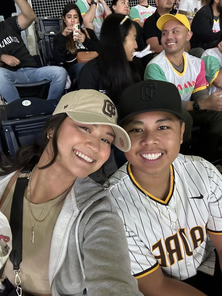 serenuhhhhh's tweet photo. #BringTheGold https://t.co/fr9jV8XLUV