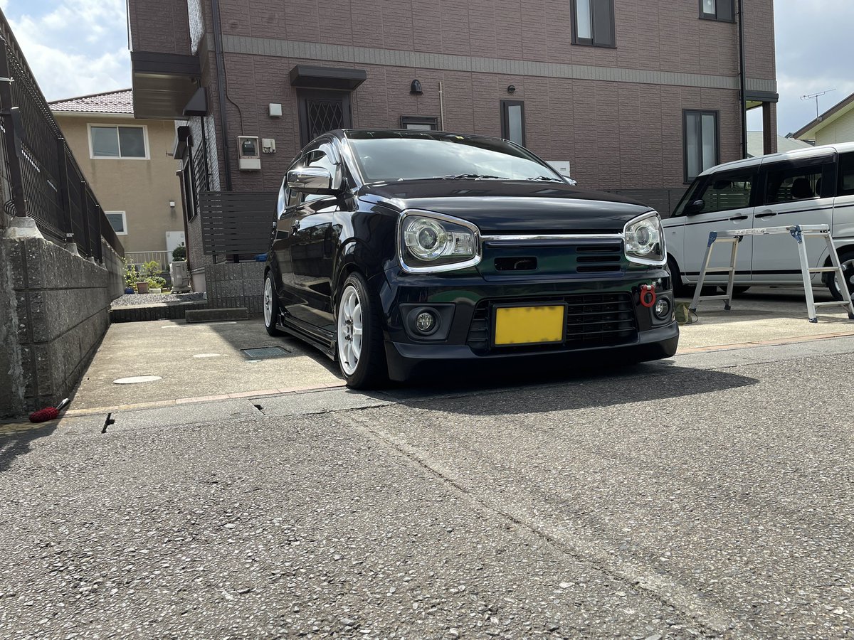 0216Kkr's tweet photo. 走行会の片付けと洗車、ついでにサイドステップも復活させたけど、やっぱこれだねー https://t.co/ZAMP6kWLRV