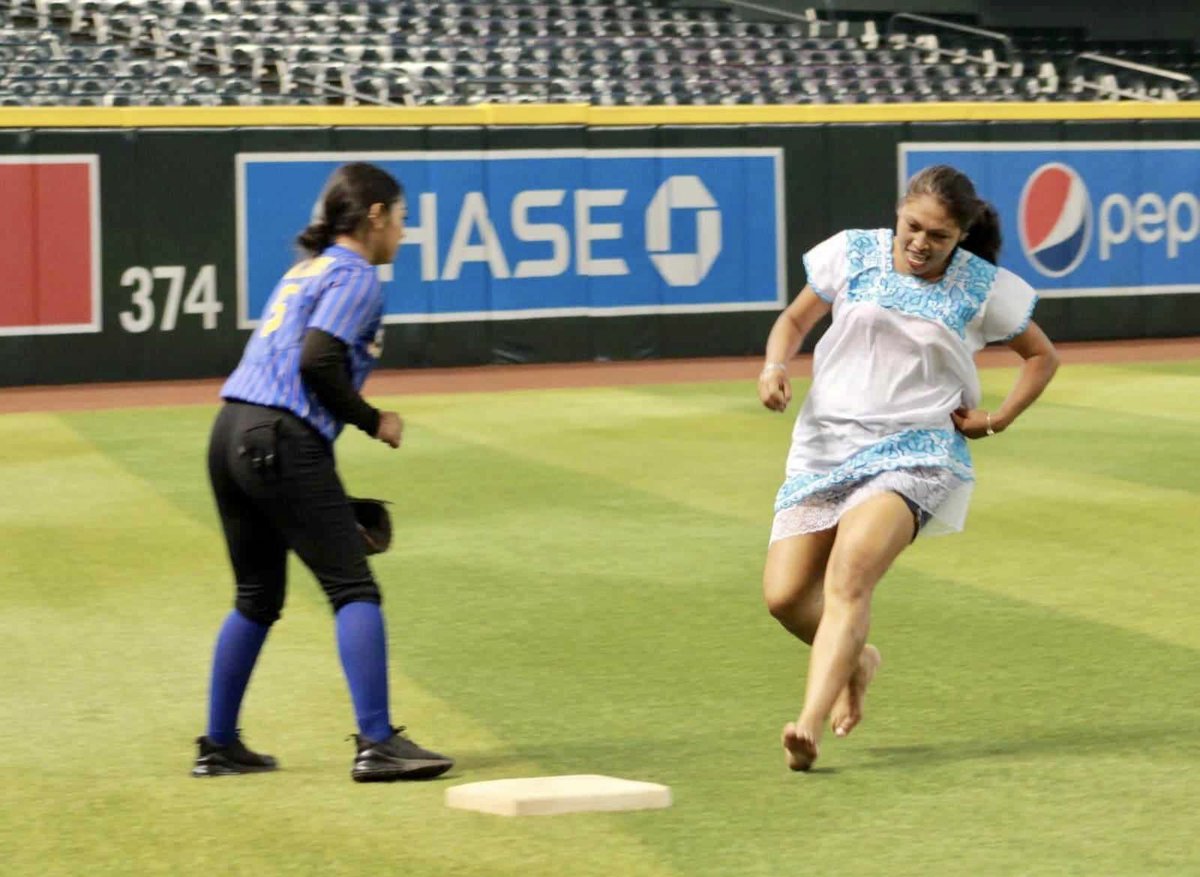 leonesdeyucatan's tweet photo. ¡YUCATÁN HACE HISTORIA! LAS AMAZONAS GANAN EN ARIZONA! 🥎🇺🇸

Las mujeres que representan con mucho orgullo los colores yucatecos, se lucieron en el Estadio Chase Field, venciendo 22-3 a la Universidad Del Valle de Phoenix. https://t.co/cqwam6a3yr
