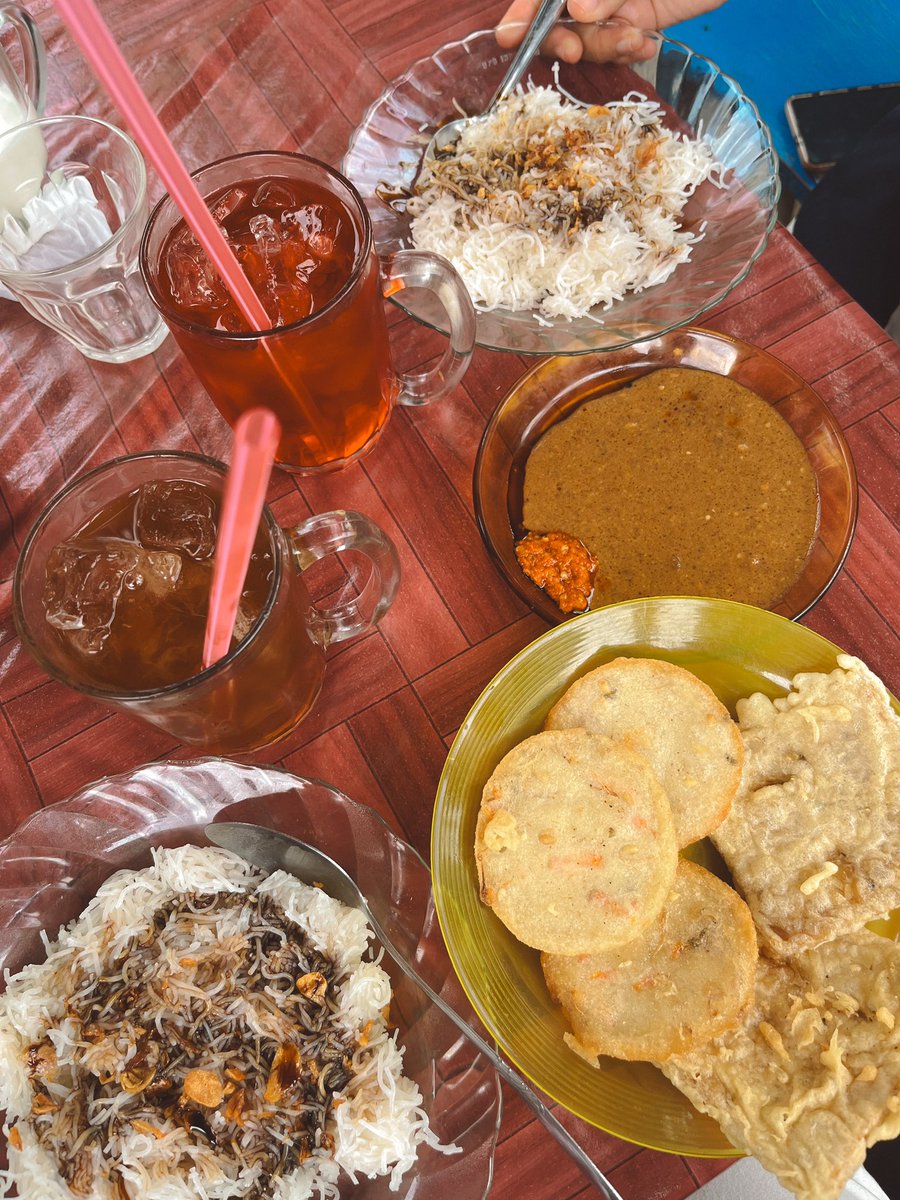 rianaftrn's tweet photo. @FOOD_FESS Sarapan berat bgt ygy wkwkwk🤭🙏🏻 https://t.co/EwGWAV7Poe