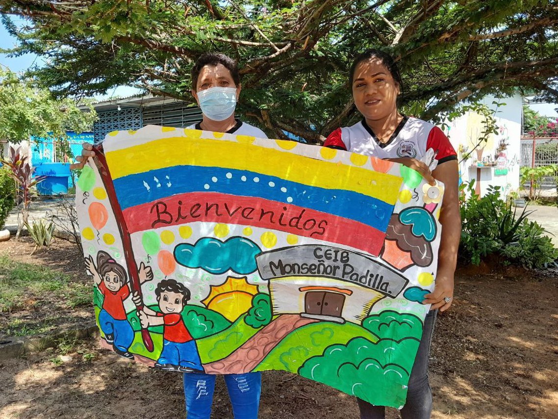 Mi abrazo y reconocimiento a todo el sector educativo, ha sido un inicio de actividades administrativas extraordinario, desde los territorios junto al personal docente, administrativo y obrero, nos prepararemos para recibir a nuestra muchachada de la Patria. 

<a href="/NicolasMaduro/">Nicolás Maduro</a>