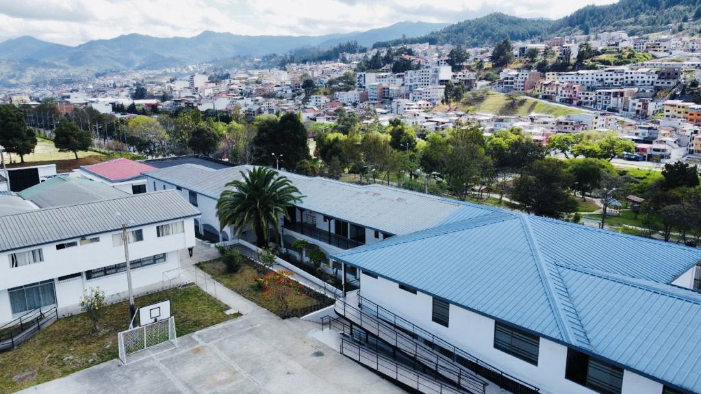 #Loja 📍Constaté el avance de la obra de repotenciación en el Centro Diurno de Desarrollo Integral para personas con discapacidad, que inauguraremos en las próximas semanas. 
En este espacio invertimos 458.516,60 dólares para beneficiar a 45 ciudadanos entre los 18 a 64 años.

El