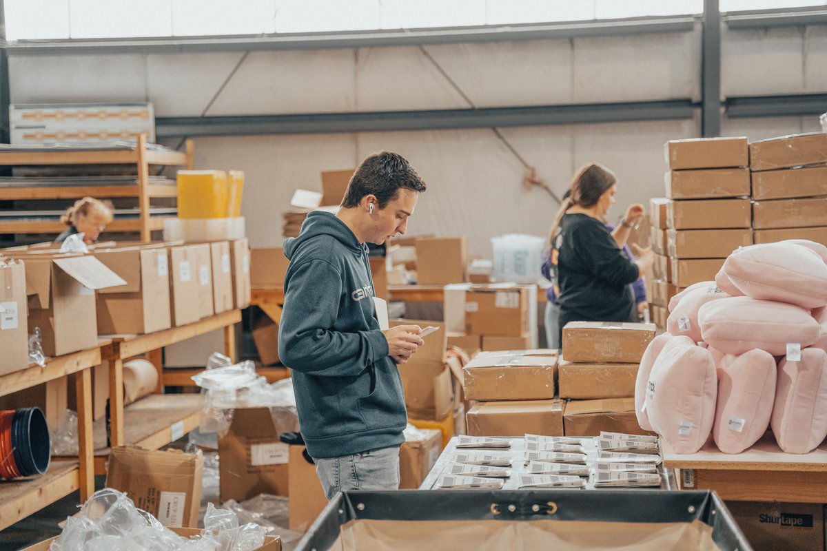 namify's tweet image. Workin' it...

Happy Monday from @Namify!

#custombranding #betterbranding #companyapparel #logo #branding #embroidery #laserengraving #custombranding #brandrecognition