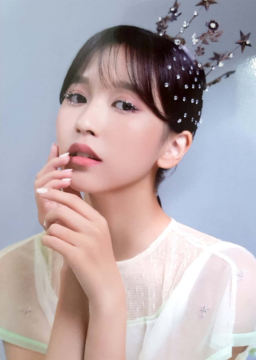 chaewon tweet media
