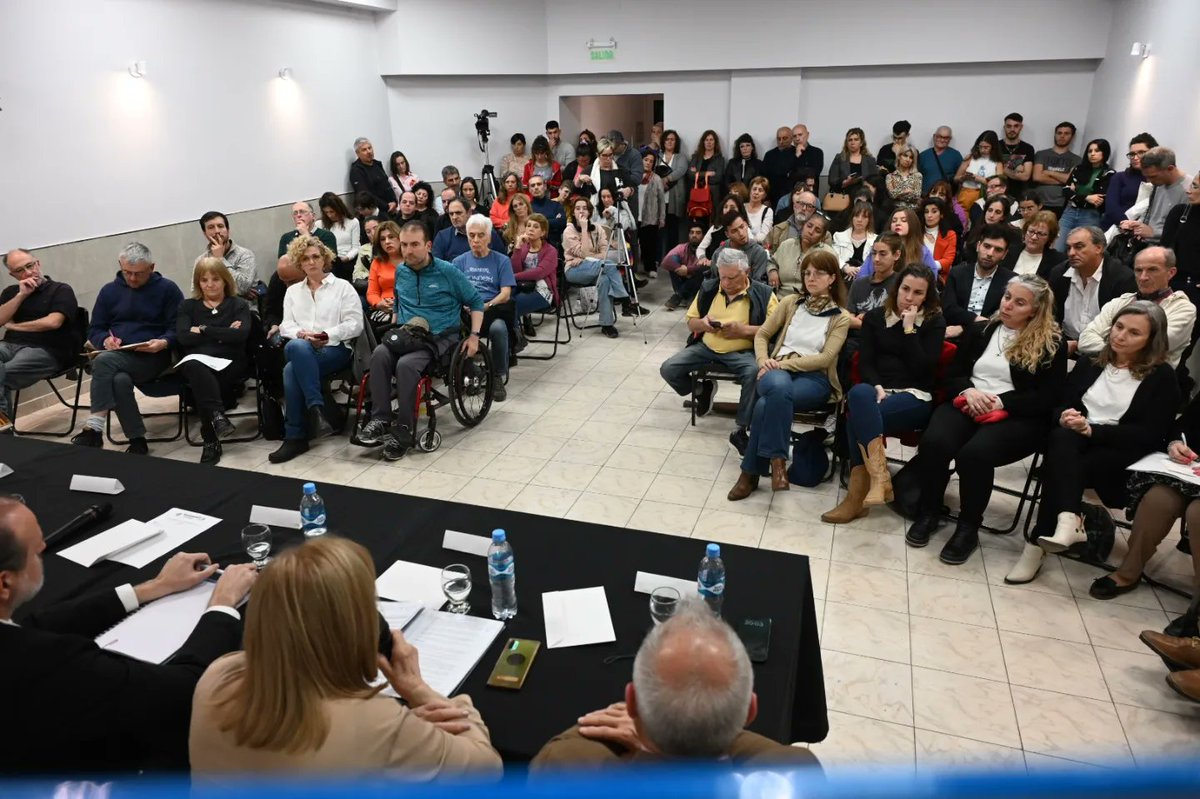 NidiaMoirano's tweet photo. En el encuentro del Observatorio de los Derechos de las Personas con Discapacidad los candidatos a intendente expusimos nuestras propuestas sobre políticas inclusivas. La accesibilidad en Bahía, como en otros aspectos, requiere orden y planificación y sobre eso hice hincapié. https://t.co/BiYcml80CB