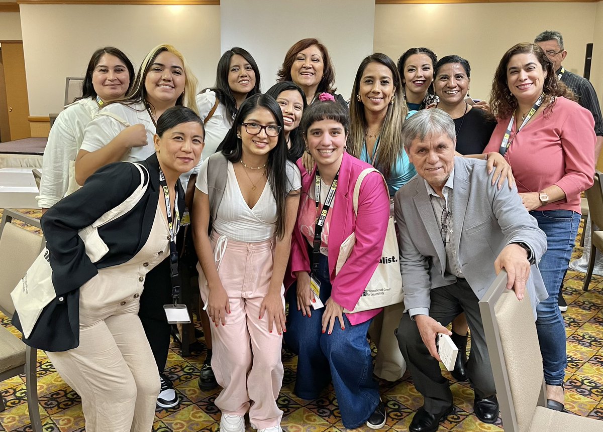 Karina_BarrazaV's tweet photo. Gracias por la invitación para representar a #Sonora en este panel.
Fueron tres días de capacitación y retroalimentación. Hablamos de logros, retos y muchos proyectos para nuestra comunidad #BorderHub🙏🏾
#CumbreBorderHub2023. https://t.co/1uy6nqs0y9