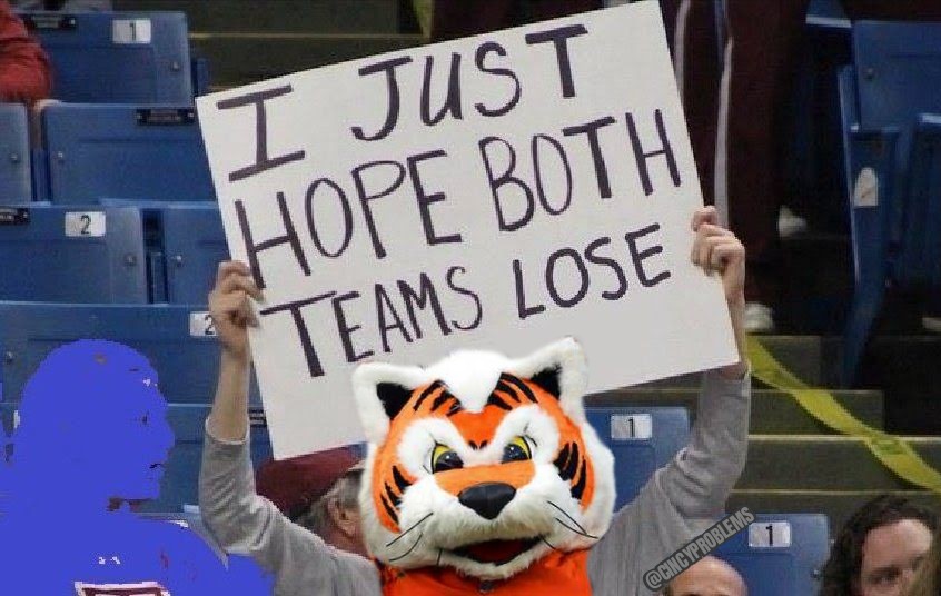 CincyProblems's tweet photo. Steelers vs. Browns tonight. #MNF https://t.co/tEgBP0kNVB