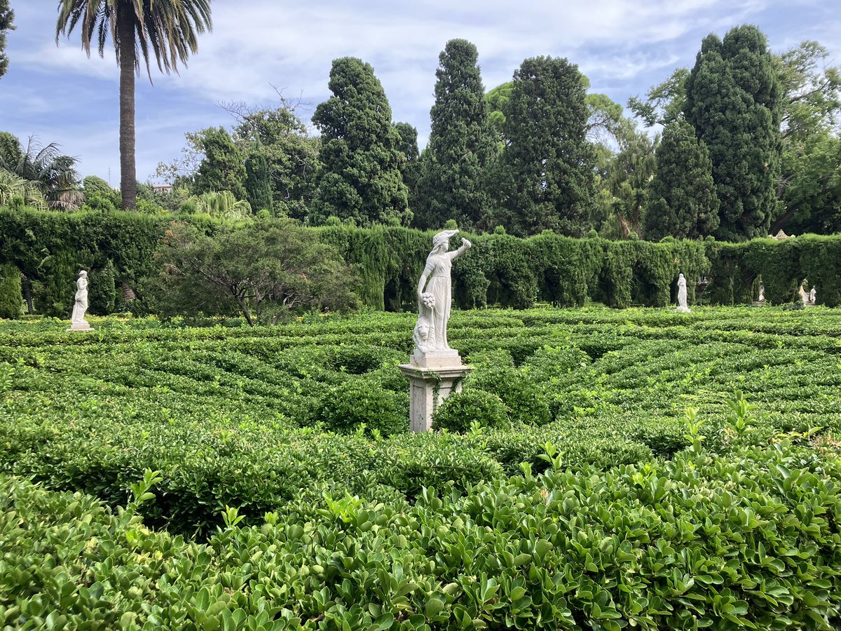 ShardlowJ's tweet photo. València is a pretty idyllic setting for doing a touch of philosophy. 

It also gets bonus points for having lots of cats (not pictured, sadly). https://t.co/znUDErDyDR