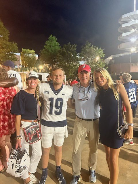 JCMasters8's tweet photo. Incredible environment down on the plains of Auburn - from tailgating to Toomer’s Corner, those people know how to put on a football game https://t.co/A2iiOJ1TUl