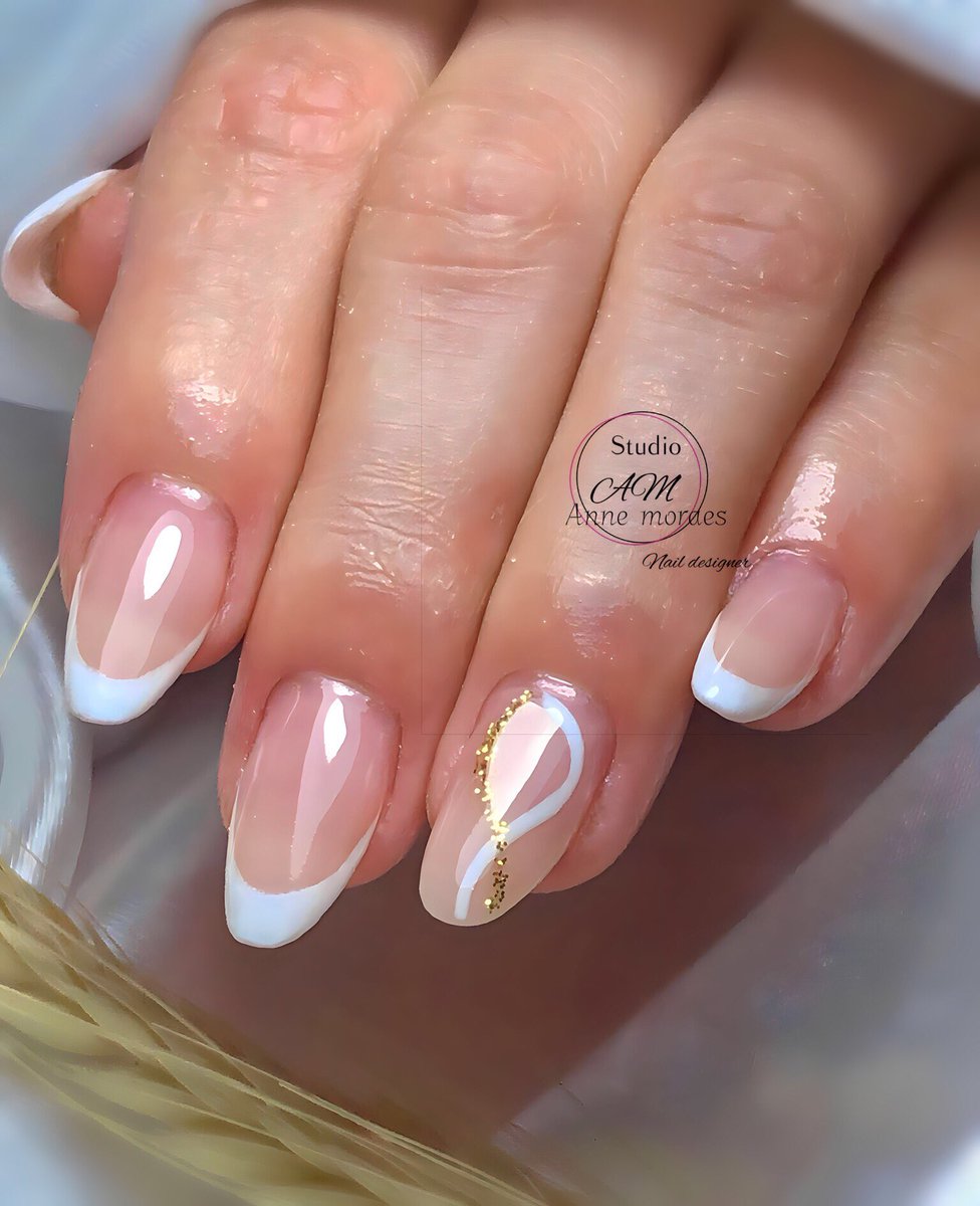 _annemoraess's tweet photo. Alongamento fibra de vidro 
Francesinha permanente 💅🏻 

Antes e Depois 

#alongamentodeunhas #unhas #unhasemgel #fibradevidro #esmaltacaoemgel #francesinha #almond #unhasdecoradas #nailart #unhasbrasil https://t.co/MJOhkwkEM9