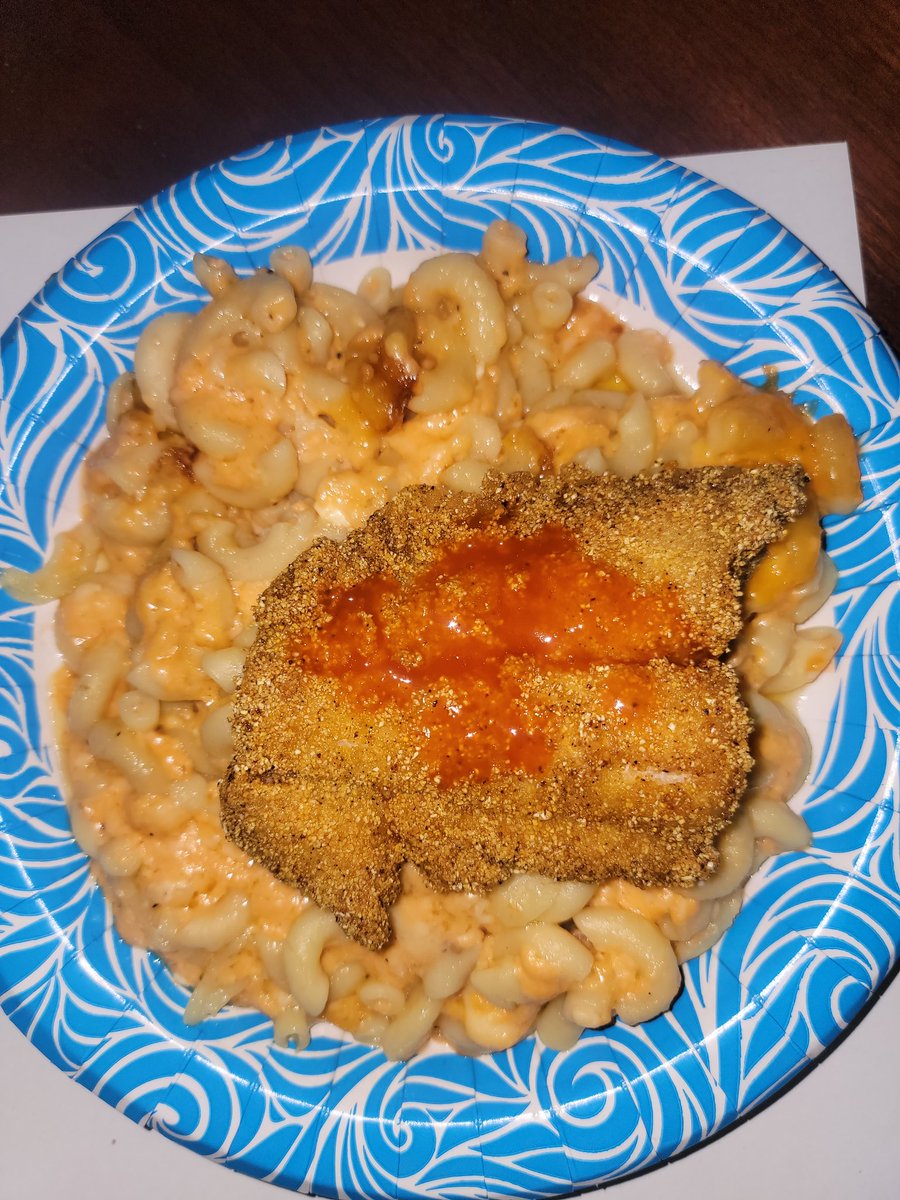 SuttlesView's tweet photo. #Catfish #MacCheese https://t.co/clO5n8tfgk