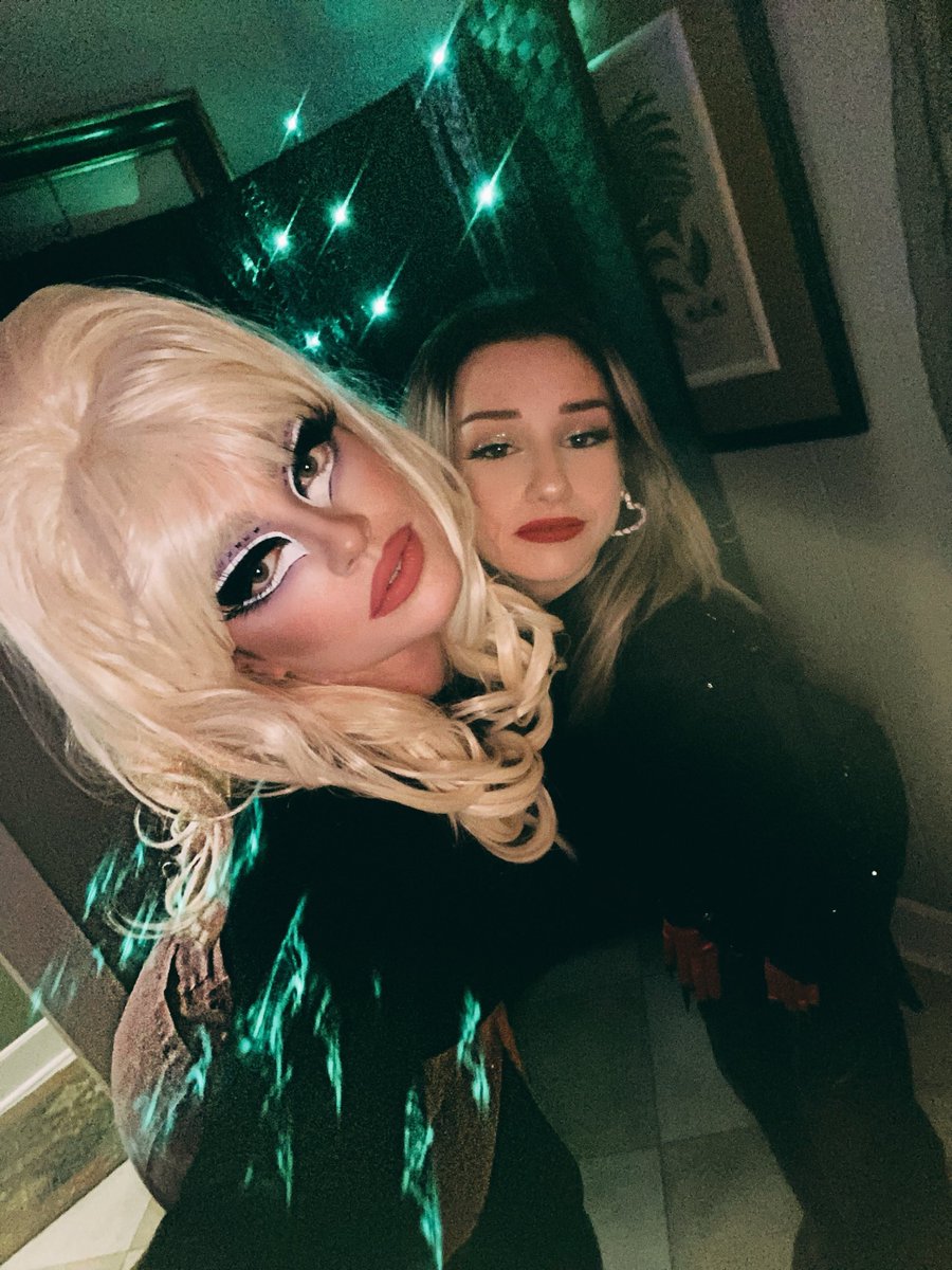 labisme's tweet photo. @trixiemattel TRACY! NOTICE ME! I’m the OTHER big gulp you get behind the 7/11! https://t.co/mUy1KMLEzj