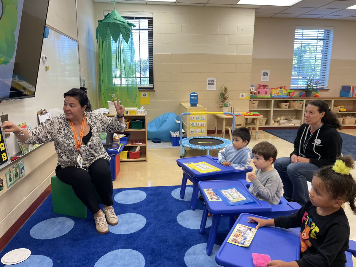GuzinKaptanILP's tweet photo. Listening “Way Up High in an Apple Tree” and practicing one to one apple counting 🍎
#112leads https://t.co/j5NS75ZmxQ