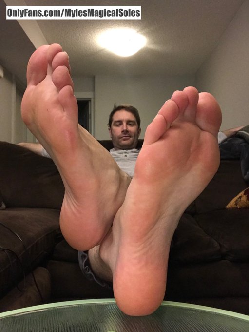 Side by side, crossed, or flexed around and pressed right into your face? https://t.co/4QOYPSZhBD