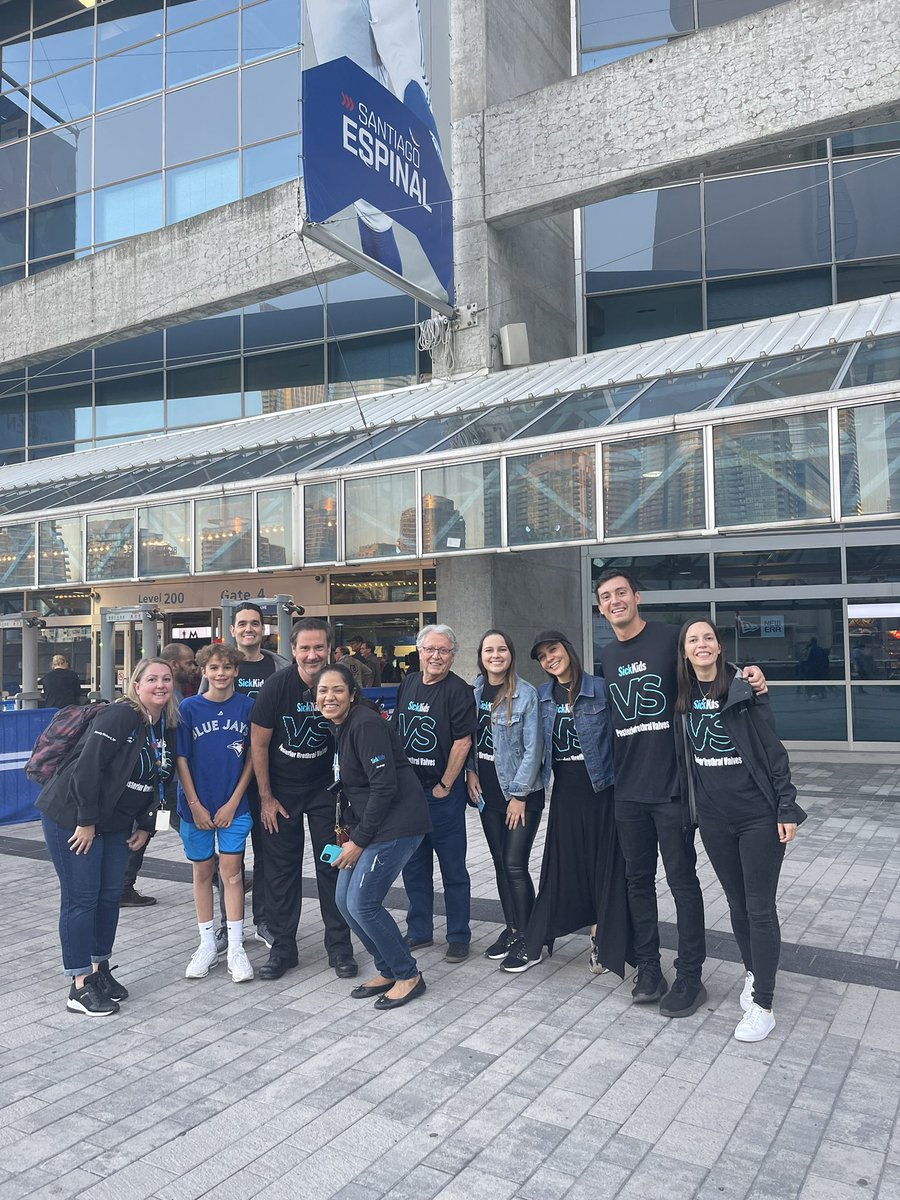 The @SickKidsNews #PedsUrology team had a great time at the @BlueJays game! Even more special to be joined by #PUVWarriors Fox and fam. And the shoutout from the team was even more awesome!! #NextLevel @ArmandoJLorenzo @JoanaRosaP @jojopiana @rod_romao