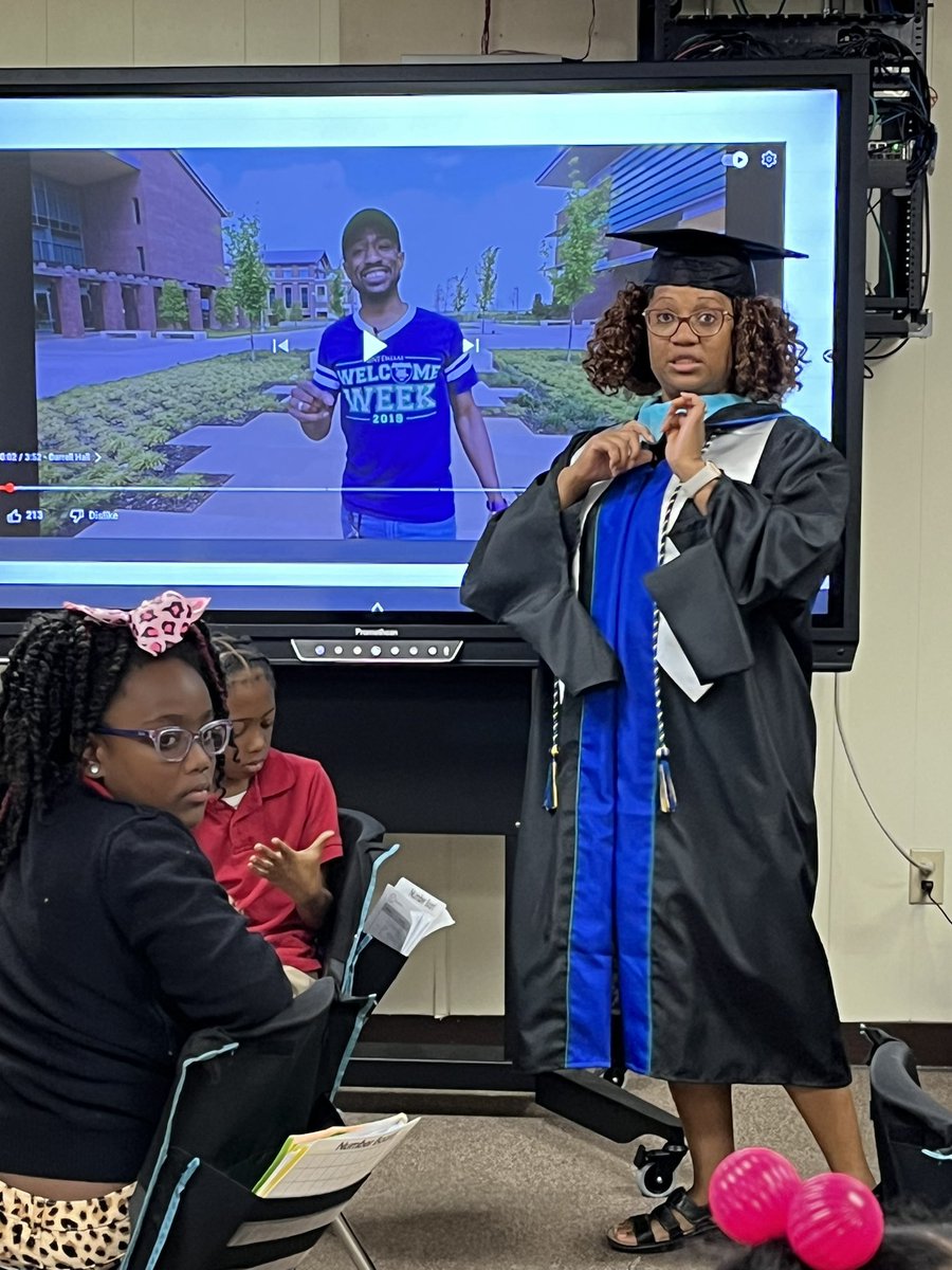ashbkimbrough's tweet photo. The students of @BLELancaster were in for a treat today as teachers showcased regalia, degrees, and virtual tours of their Alma Mater to kick off #CollegeGoGetItWeek.
#BLEMakingMoves #InspireEmpowerRoar
@totstevenson @LJohnson_CA53 @LancasterISD https://t.co/h8jLma9ePz