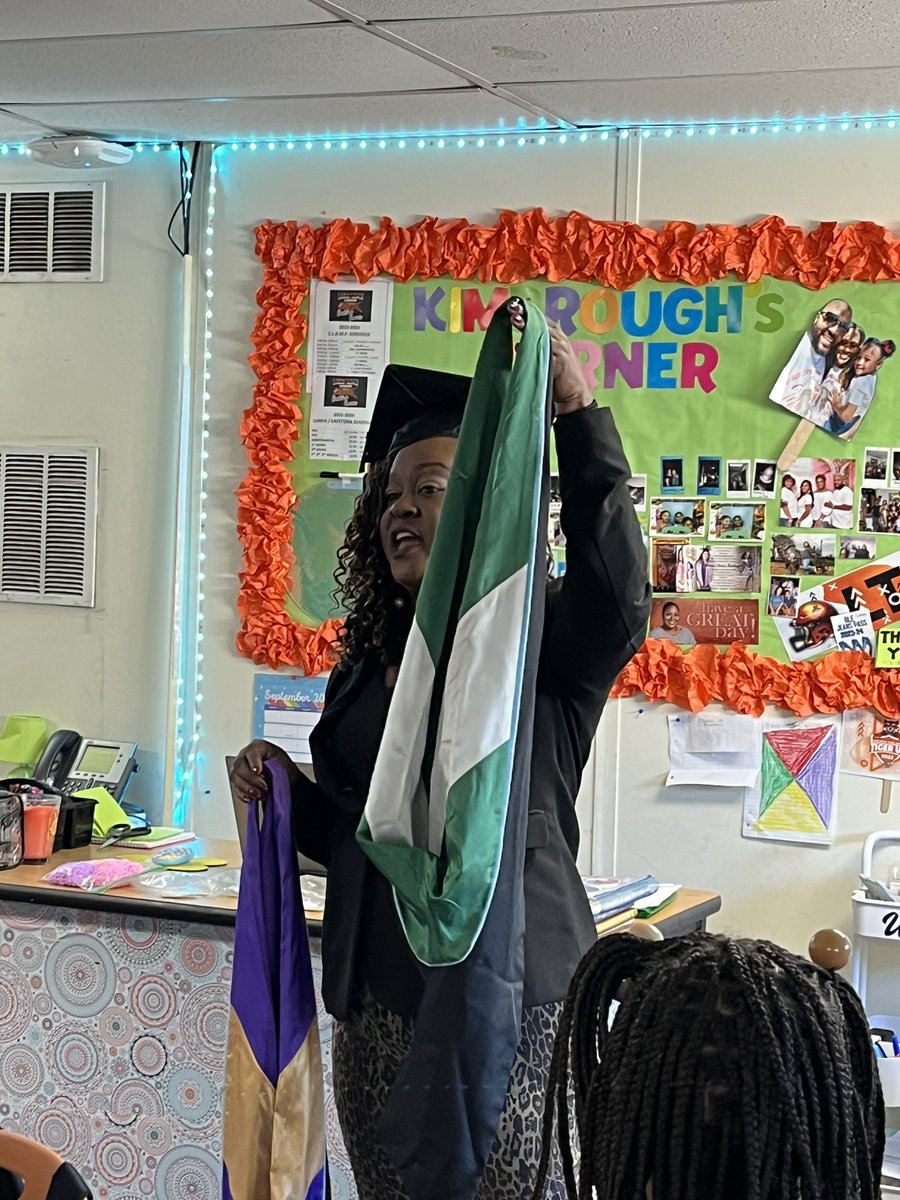 ashbkimbrough's tweet photo. The students of @BLELancaster were in for a treat today as teachers showcased regalia, degrees, and virtual tours of their Alma Mater to kick off #CollegeGoGetItWeek.
#BLEMakingMoves #InspireEmpowerRoar
@totstevenson @LJohnson_CA53 @LancasterISD https://t.co/h8jLma9ePz