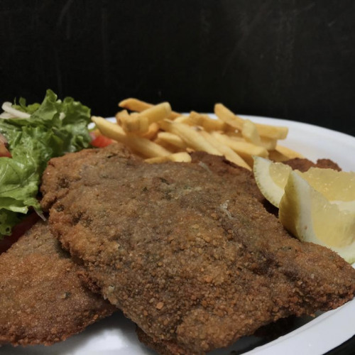 InspectorDPajin's tweet photo. la milanesa de carne es diez MIL veces mejor que la de pollo, vengan de a mil https://t.co/SJsf5kzyd5