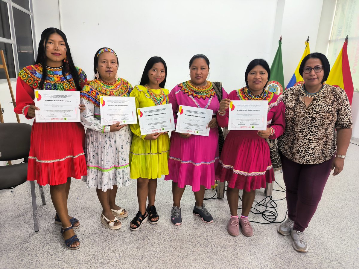 indigenasCRIR's tweet photo. Desde la Consejería de Mujer, Familia y Generación del Consejo Regional Indígena De Risaralda-CRIR. avanza la apuesta en la equidad y la participación activa de la mujer Embera Chamí en cumplimiento del Principio de la Dualidad y complementariedad social y comunitaria. https://t.co/X4z55QnmP3