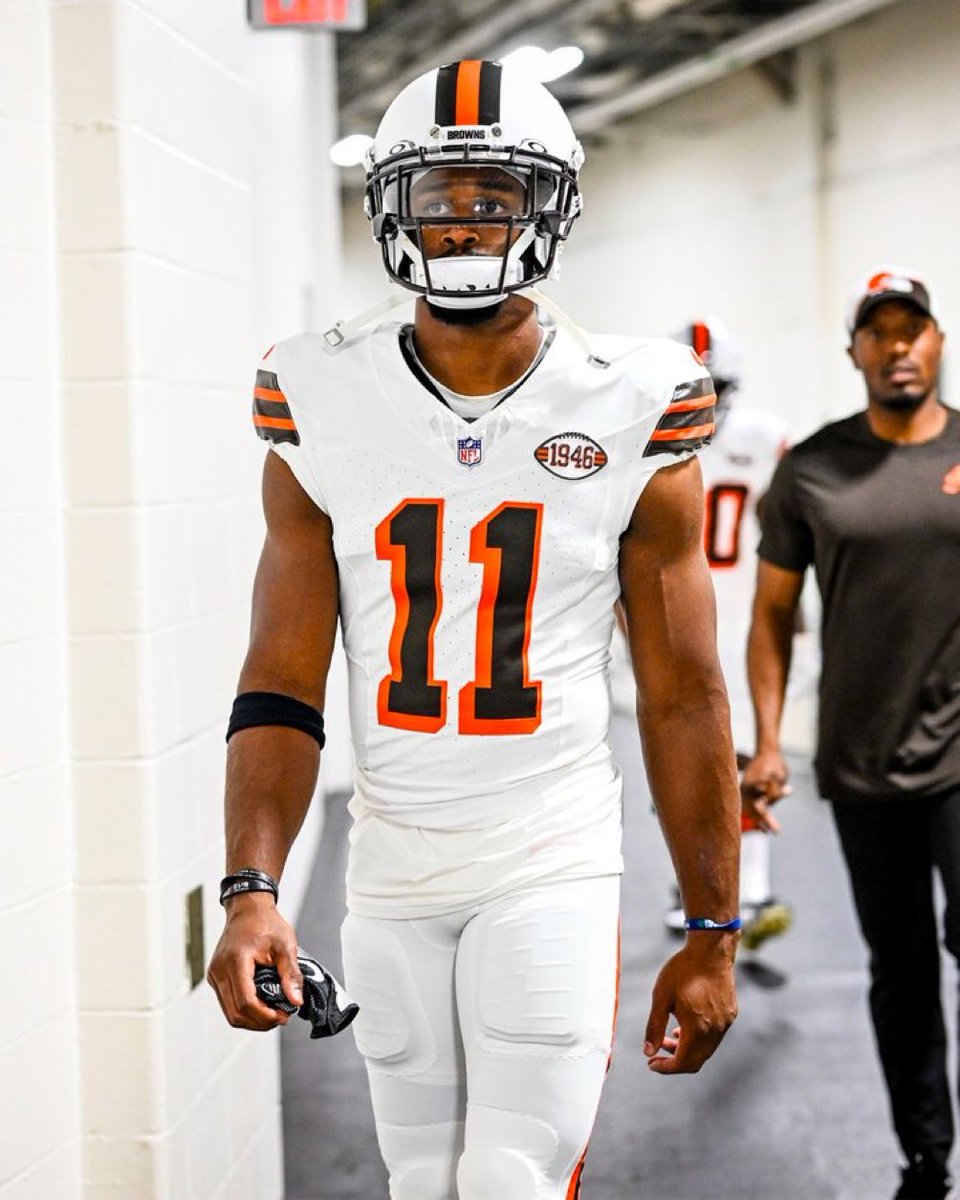 BookitWithTrent's tweet photo. So locked in. First TD +1200 🫡 https://t.co/H15i2HF0lH