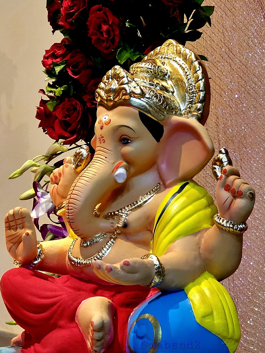 mabend2's tweet photo. एकदंताय वक्रतुण्डाय गौरीतनयाय धीमहि ।
गजेशानाय भालचन्द्राय श्रीगणेशाय धीमहि ॥
Good morning and good day 🌞🌻
May bappa bless us all with happiness and health on this auspicious day 🙏
#mybappa
#theme_pic_india_bappa https://t.co/iLmeM64knD