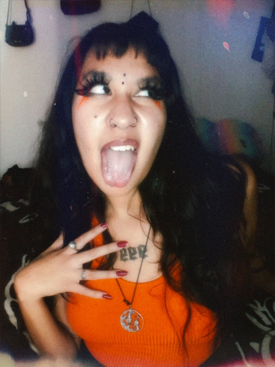 AZTlRAM's tweet image. I’m so fkn pretty :P