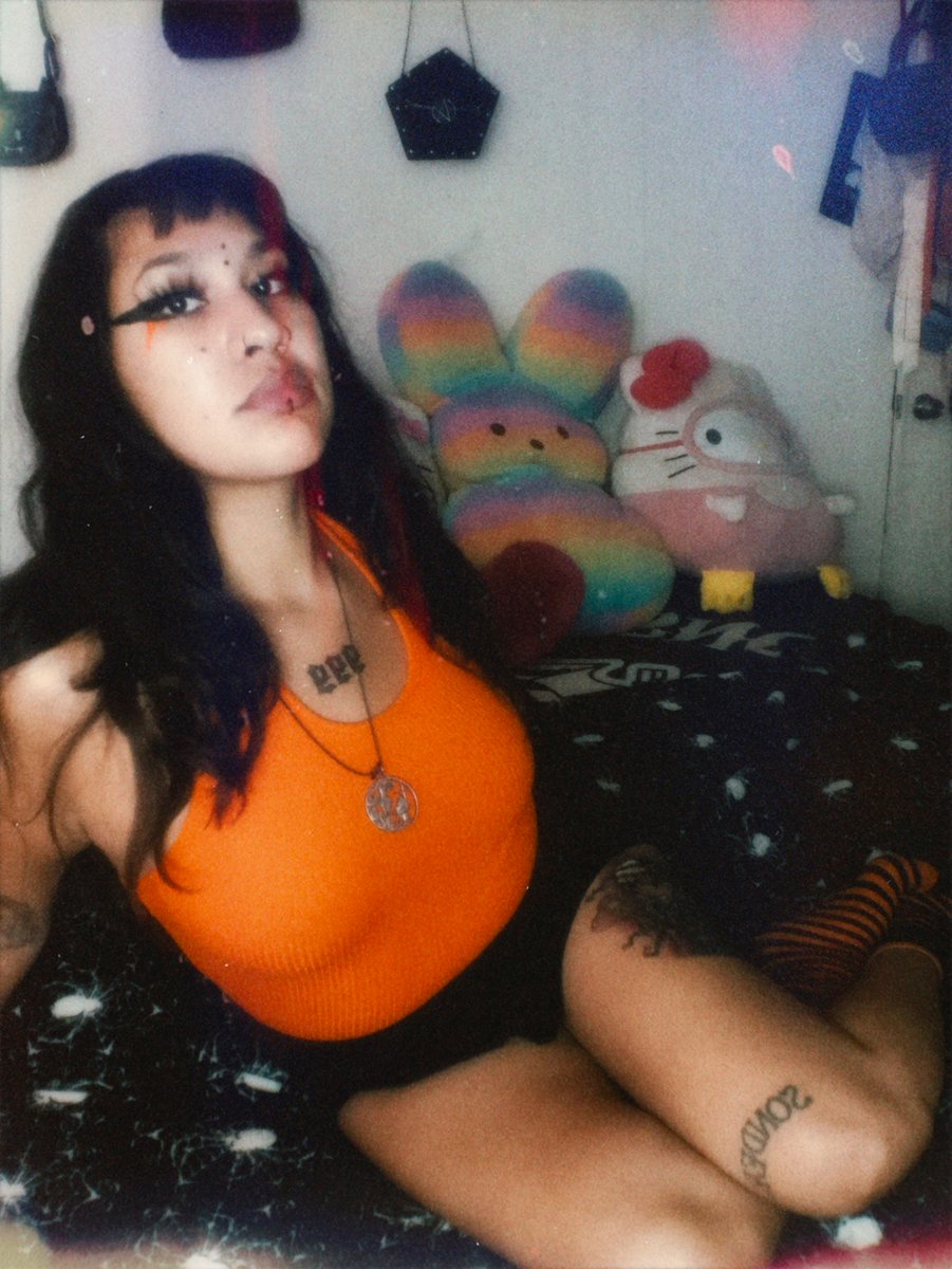 AZTlRAM's tweet image. I’m so fkn pretty :P