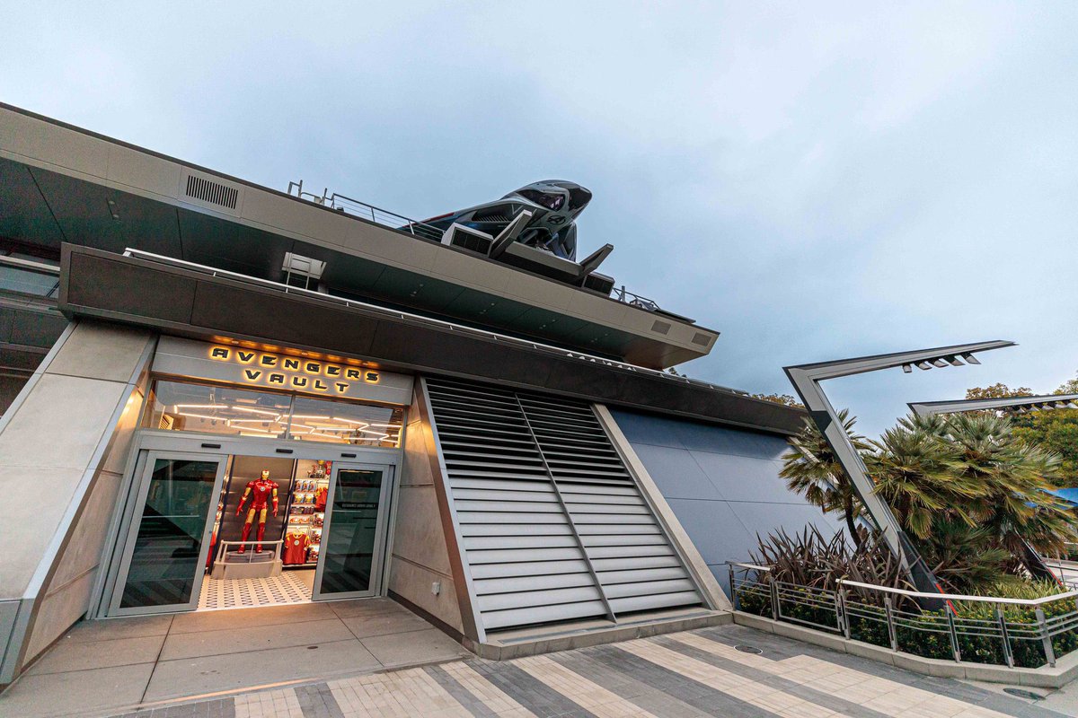 ディズニーカリフォルニアアドベンチャーのアベンジャーズキャンパスに