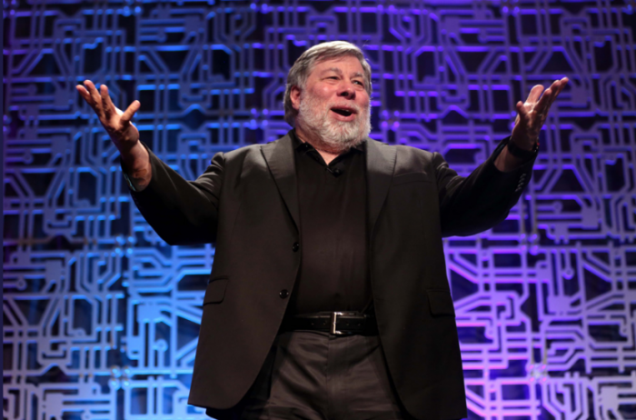 FlagshipKansas's tweet photo. Only 2️⃣ weeks until we dive deep into the genius of Steve Wozniak, co-founder of Apple, mastermind behind the Apple I computer, and the tech titan who eternally transformed our digital universe. 
Grab tix by 9/25 for a chance to meet Woz! #AdAstraTech23 https://t.co/fnVPFEVNGA https://t.co/E1UXHTguq8