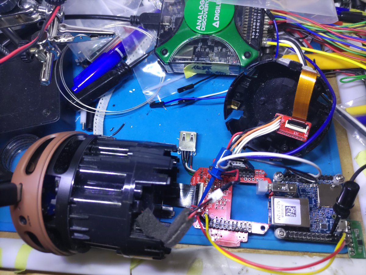 TakSan0's tweet photo. CLOVA mini用の改造の進捗。落ち着いたので作業再開。部品実装からデバッグ迄。
CLOVA 本体周りにある LED とスイッチ関連は、本体内に組み込んだ状態で動作確認できたが、アンプ回路全滅 orz
熱かなんかで部品壊れたか!?連休つぶれた...
#CLOVA改造 #ラズパイ化CLOVA #CLOVA #LINECLOVA #LINE_CLOVA https://t.co/arcIy7tm4N