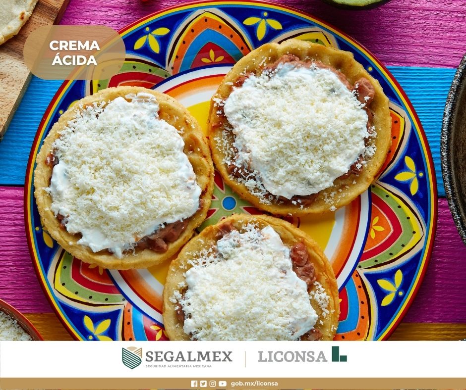 LecheBienestar's tweet photo. #NutriTip | La #Crema ácida es un ingrediente que puede utilizarse tanto en recetas dulces como saladas.
🔁RT Si la disfrutas en platillos salados
❤️FAV Si la combinas con alimentos dulces https://t.co/lLxCZwsx5v