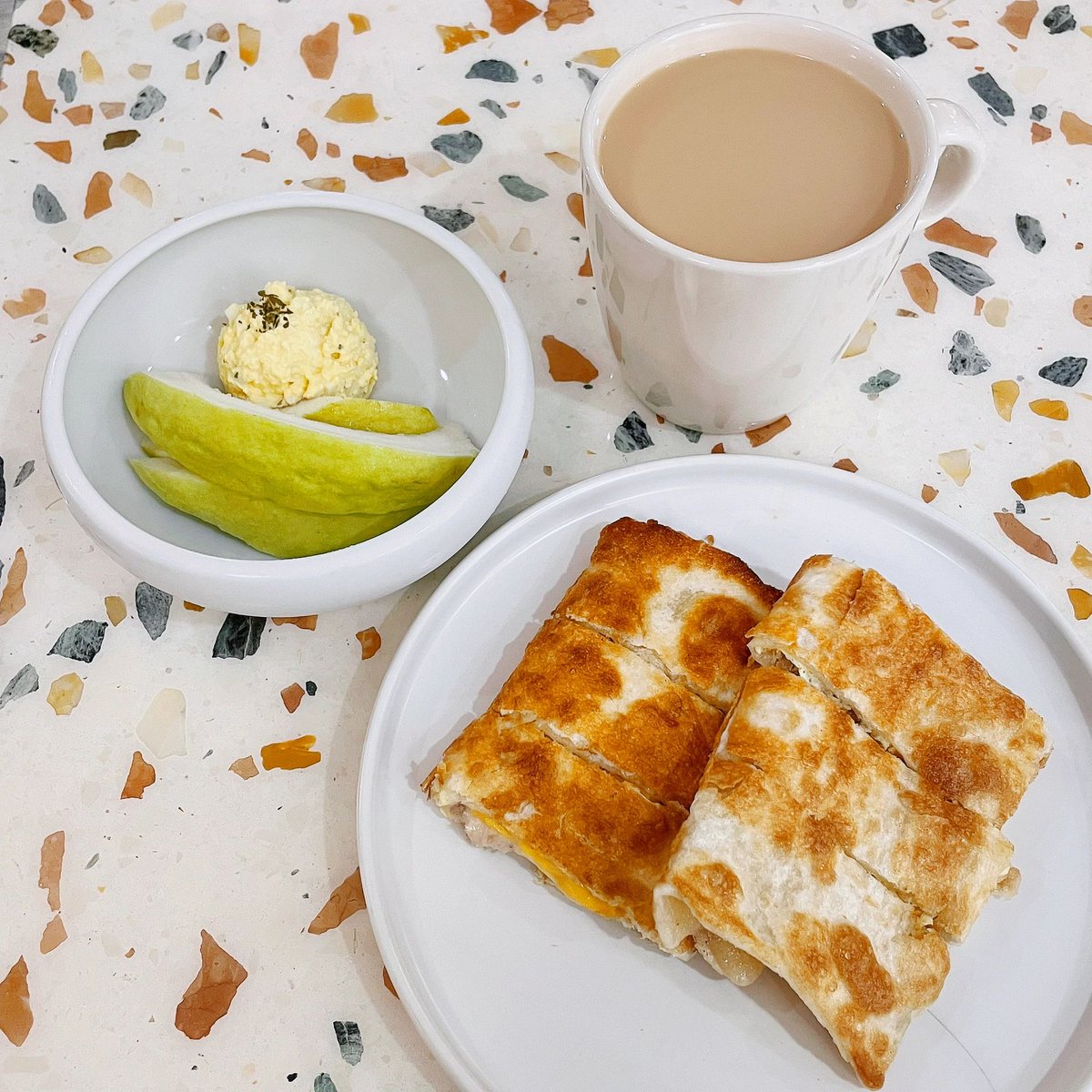 EhlertGi's tweet photo. Breakfast｜Work hard, be independent, be positive, and love yourself https://t.co/WtXSEMm3Wo